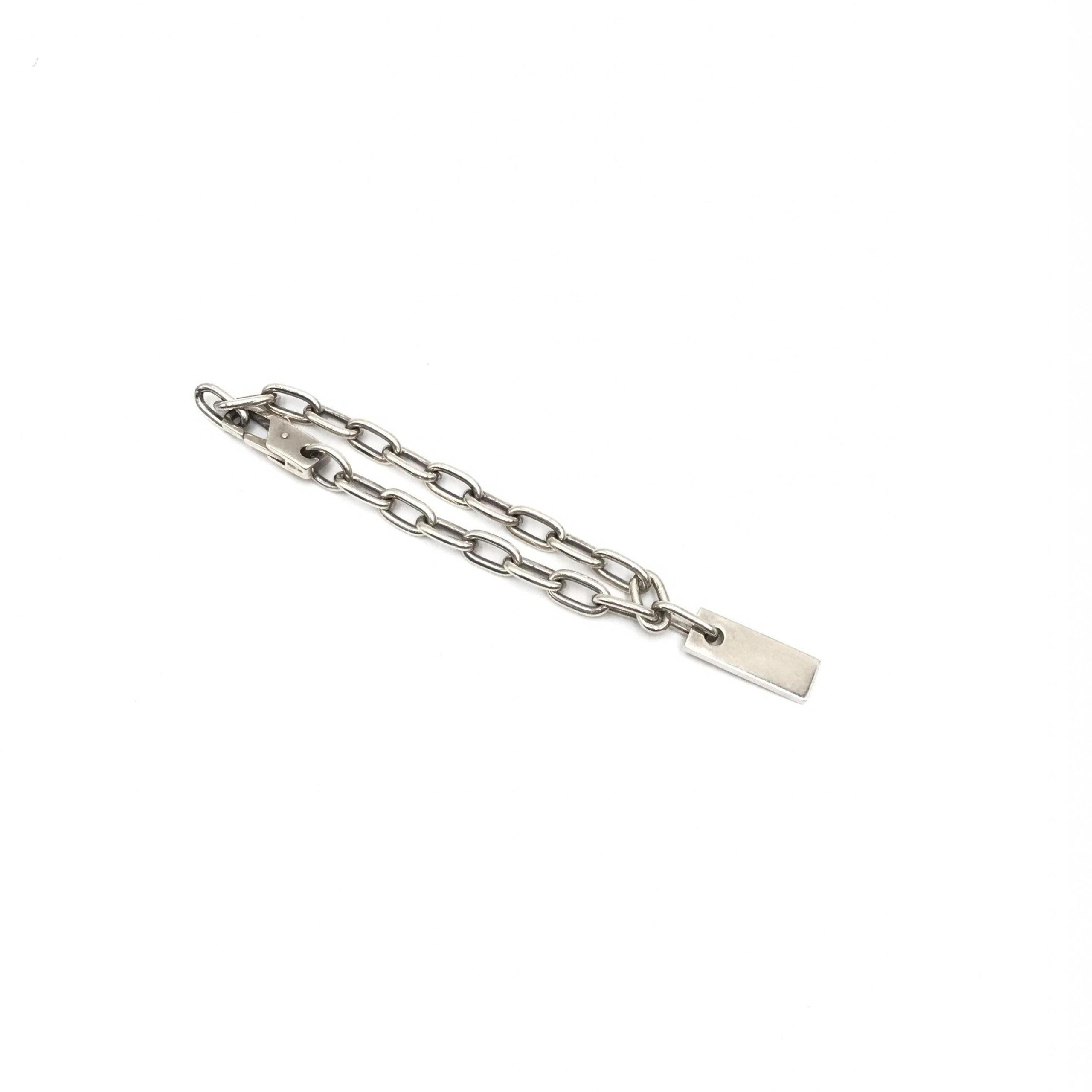 Gucci Sterling Silver Logo Plate Chain Bracelet Gucci