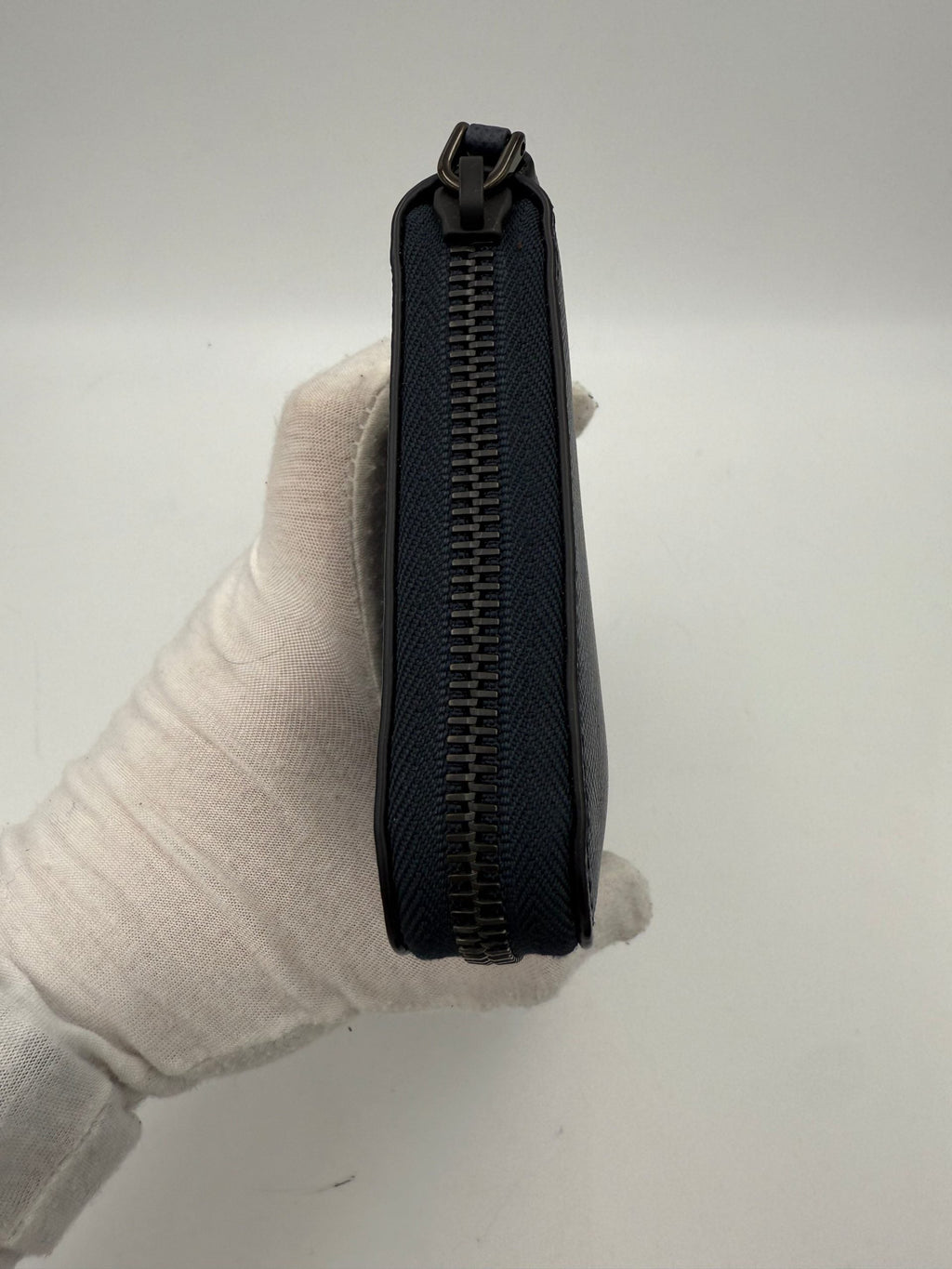 Prada PRADA Zip in Blue Saffiano Wallet Prada