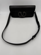 Valentino Garavani VALENTINO GARAVANI VLOGO Black Handbag Valentino Garavani