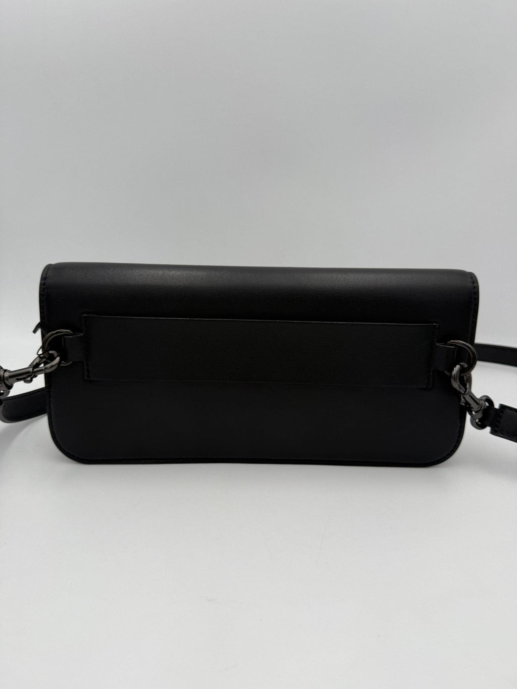 Valentino Garavani VALENTINO GARAVANI VLOGO Black Handbag Valentino Garavani