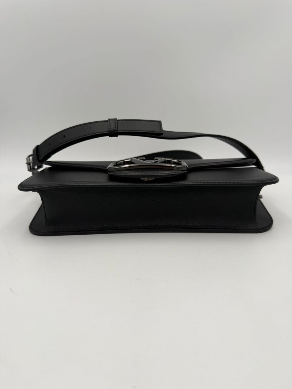 Valentino Garavani VALENTINO GARAVANI VLOGO Black Handbag Valentino Garavani