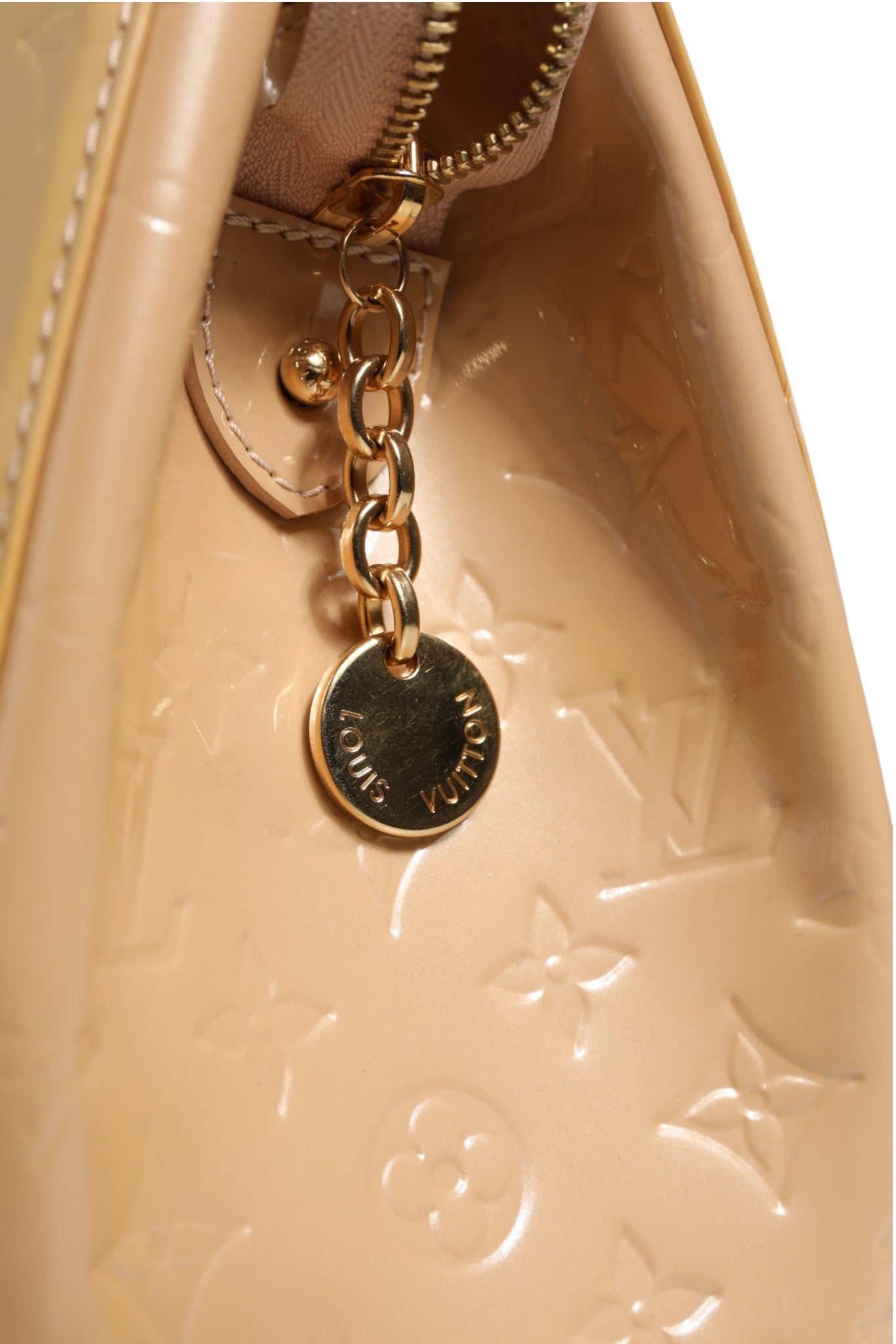 Louis Vuitton Monogram Vernis Brea MM Beige Poudre Louis Vuitton