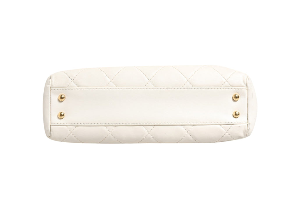 Chanel Shiny Calfskin Quilted Mini 22 White 1792563 Chanel