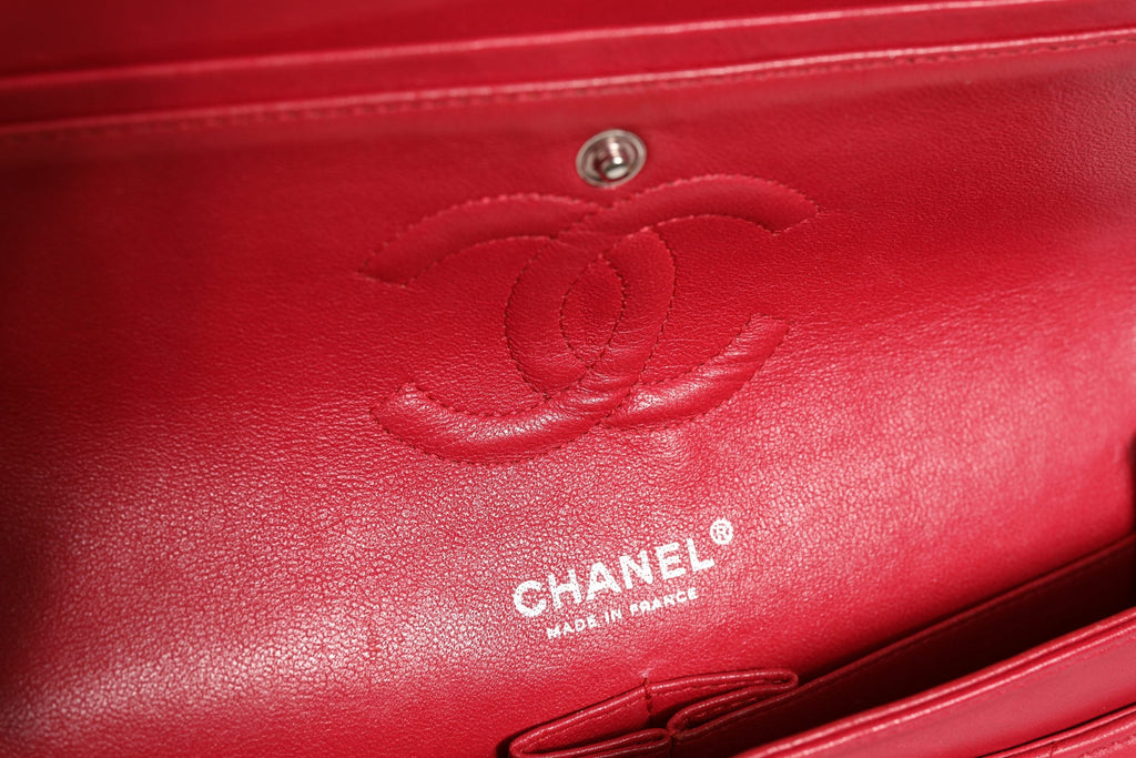 Chanel Classic 25 Medium Flap Bag Chanel