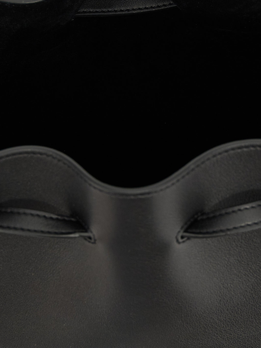 Valentino Garavani Black Calfskin Shoulder Bag Valentino Garavani