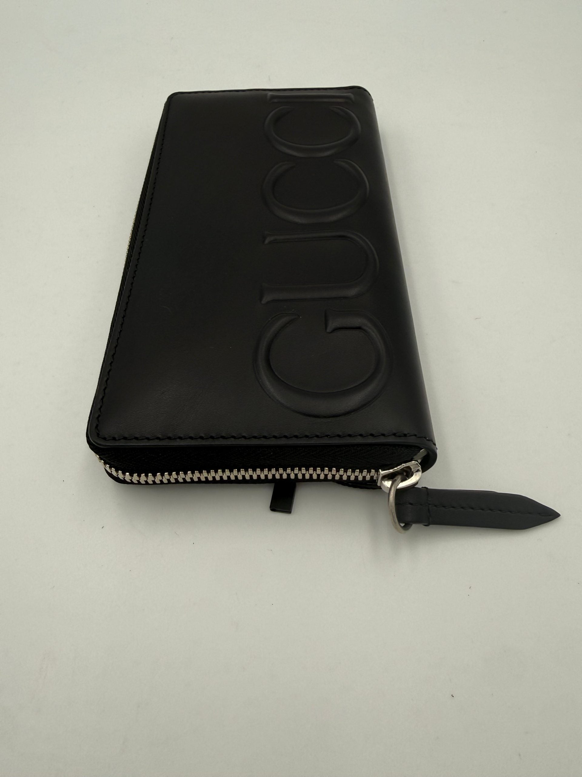 Gucci GUCCI Zip Black Front Logo Embossed Wallet Gucci