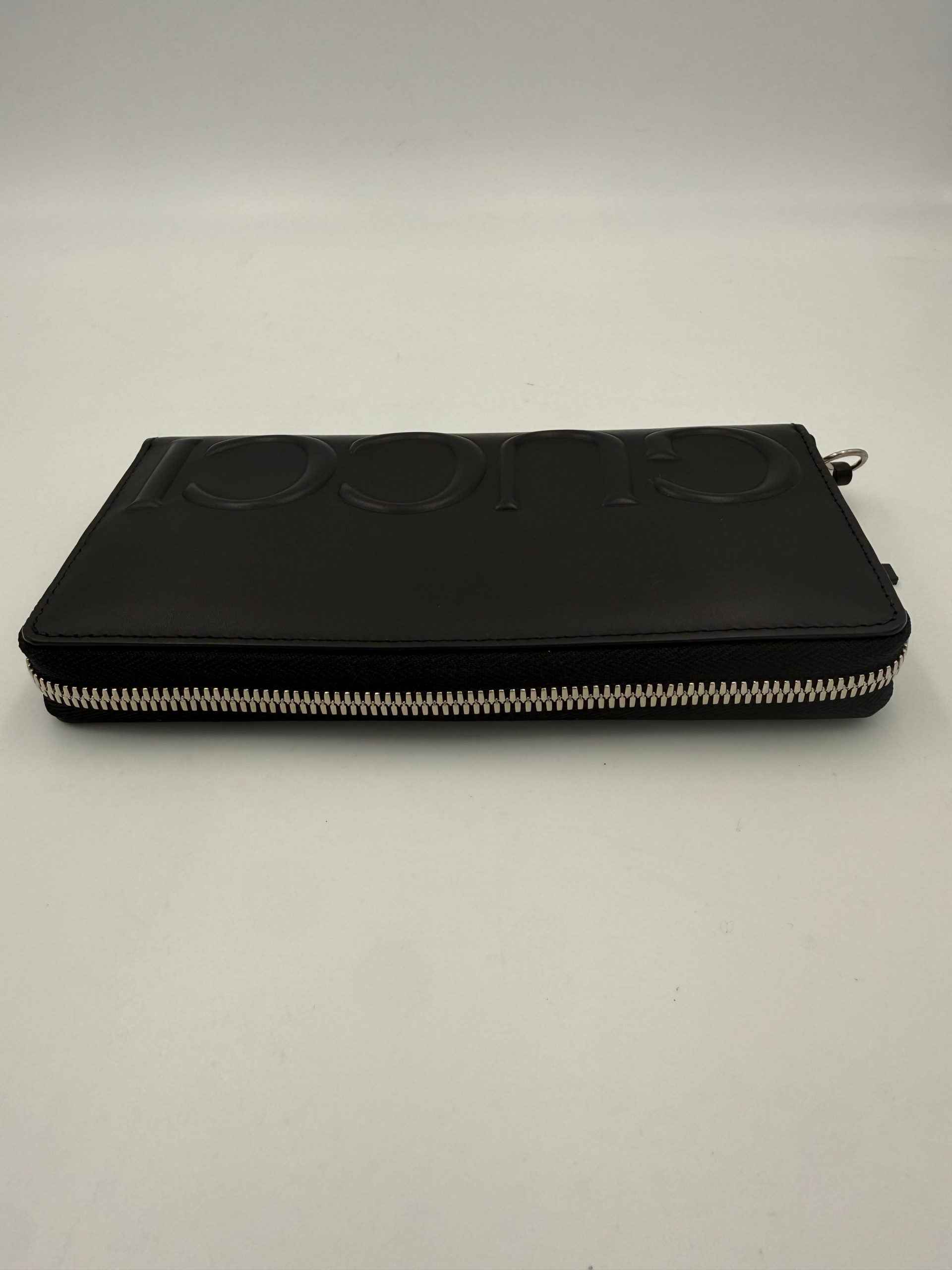 Gucci GUCCI Zip Black Front Logo Embossed Wallet Gucci