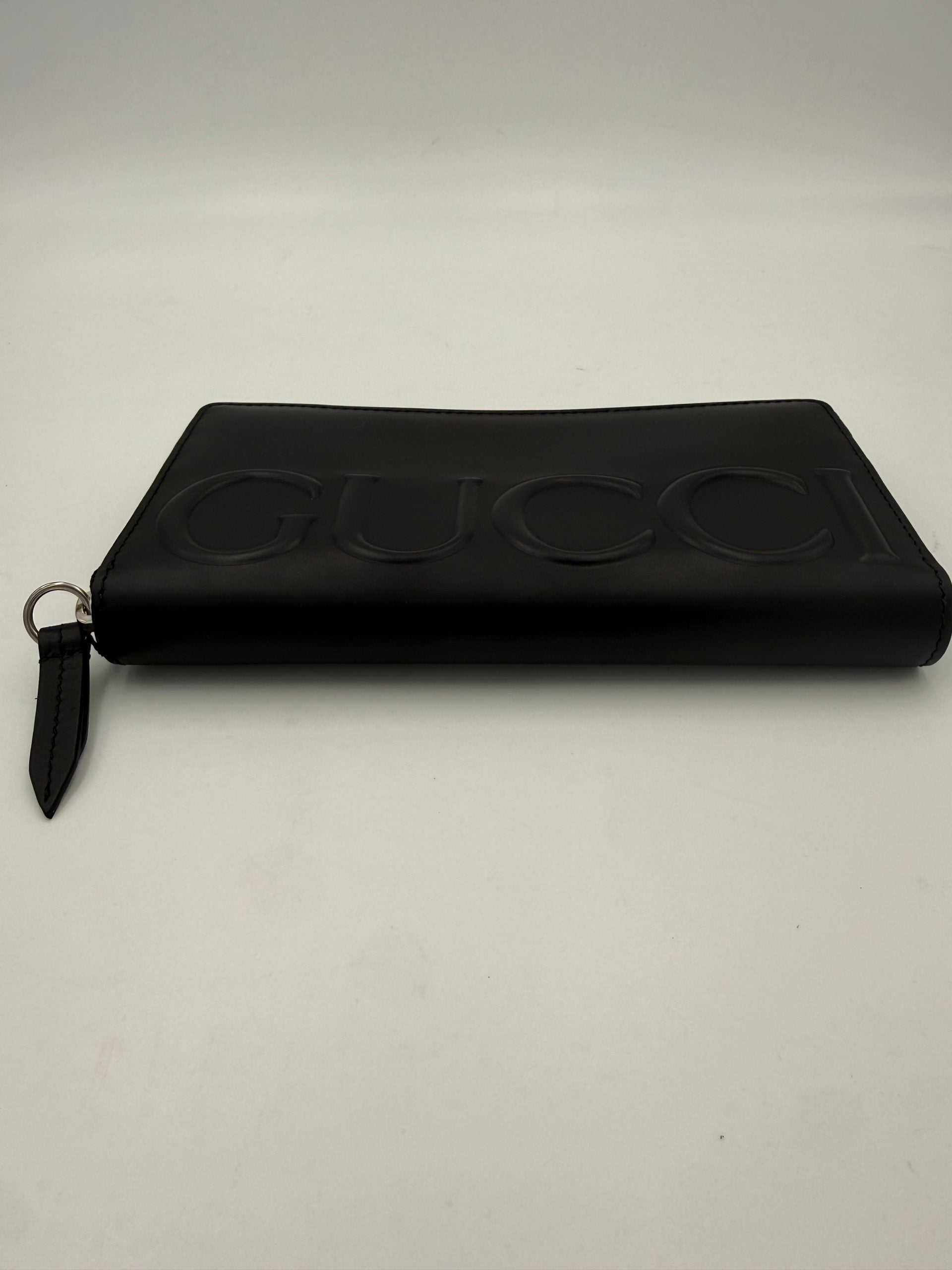 Gucci GUCCI Zip Black Front Logo Embossed Wallet Gucci