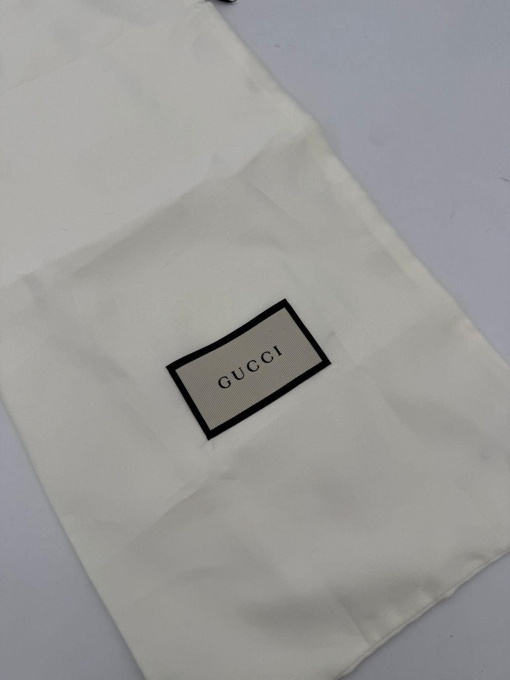 Gucci GUCCI Zip Black Front Logo Embossed Wallet Gucci