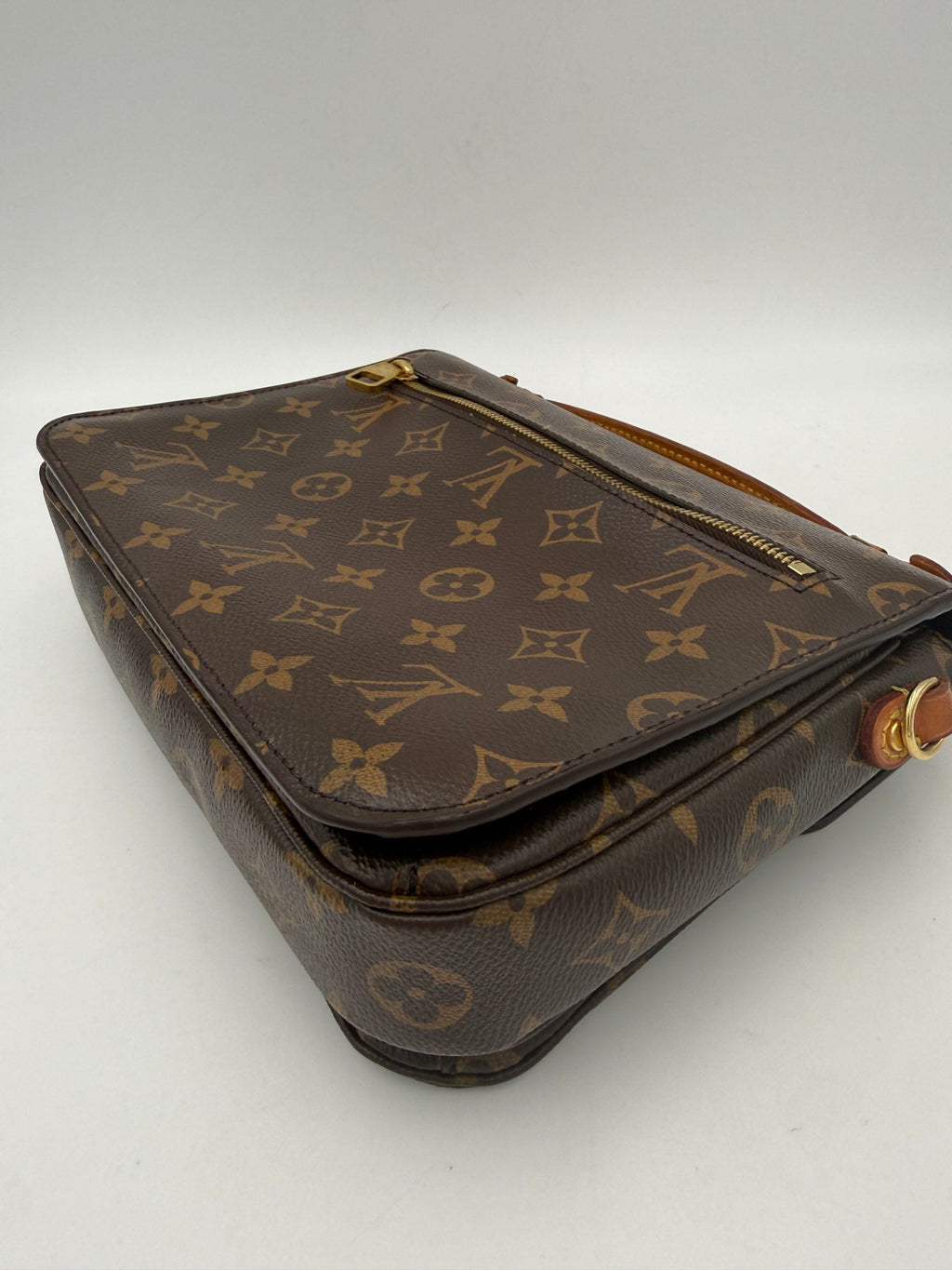 Louis Vuitton LOUIS VUITTON METIS Monogram Handbag Louis Vuitton