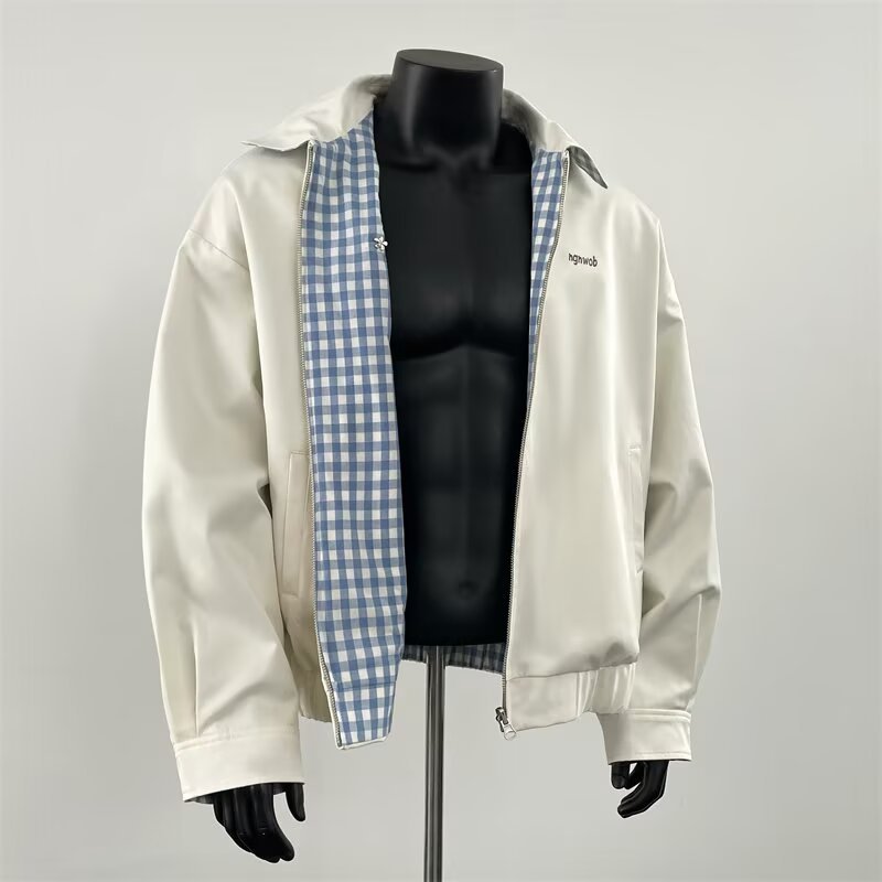 Men wearing flip collar flying jackets on both sides eprolo