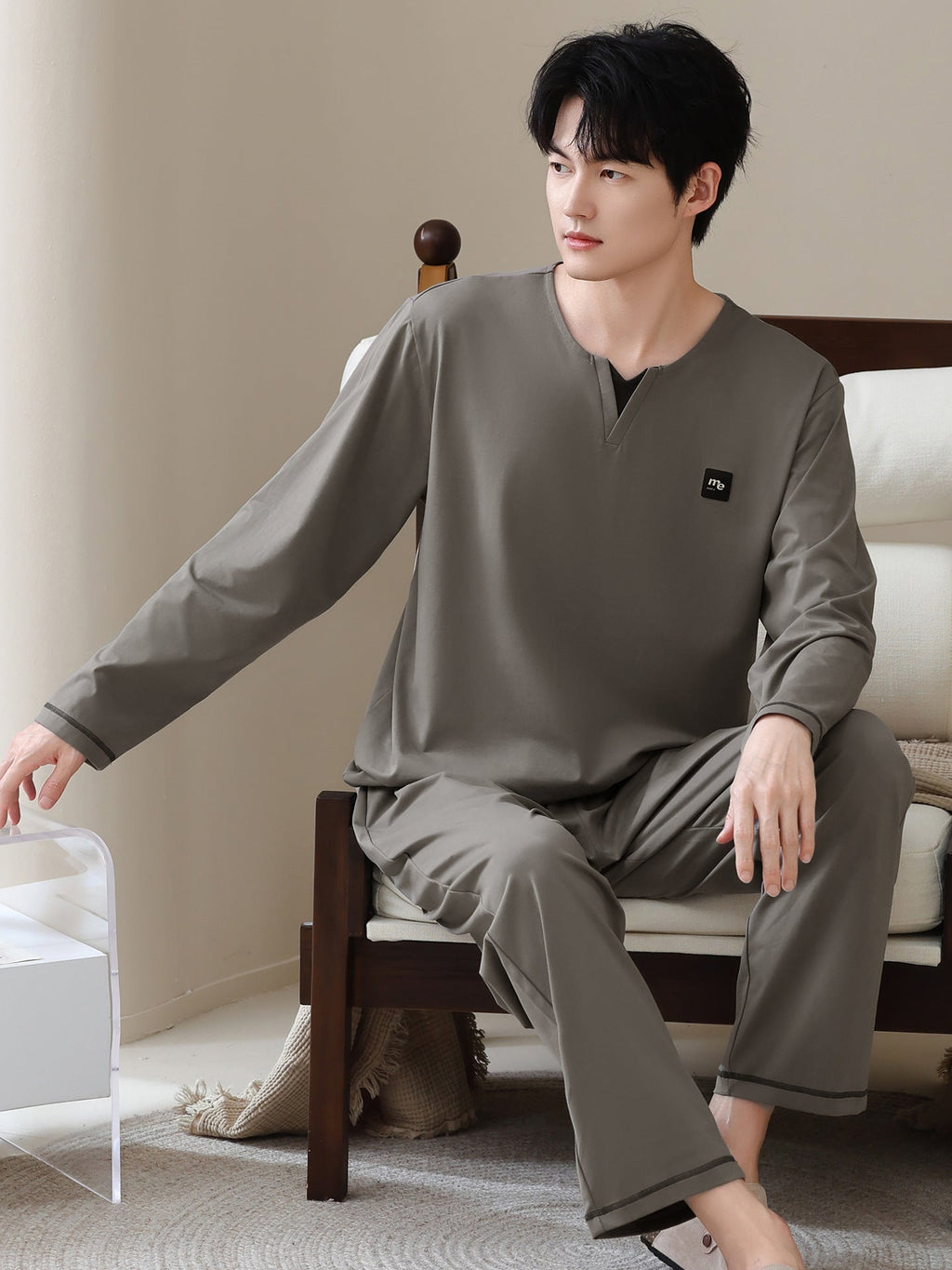 Men in pajamas can wear home clothes outside eprolo