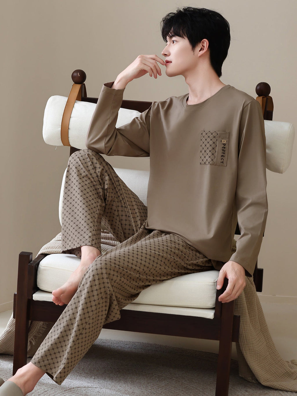 Men in pajamas can wear home clothes outside eprolo